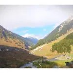 Snow Peak Guest House, Pahalgam