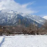 Apple Garden View And Restaurant