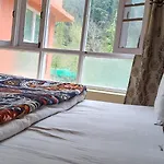 Al-Ayaan Guest House