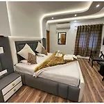 Hotel Mala Castle, Pahalgam