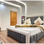 Hotel Mala Castle, Pahalgam