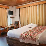 Kashmir House Pahalgam