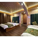 Mala Castle Cottages And Hotel, Pahalgam