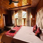 Frosty Mountain Resort