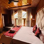 Frosty Mountain Resort