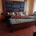 Hotel Gulfam Palace