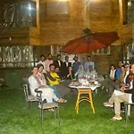 Hotel Paradise Inn