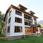 Oyo 18416 Hotel Park Palace