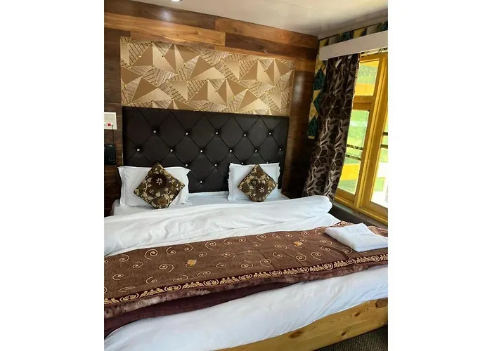 Hotel New Tourist Palace, Pahalgam