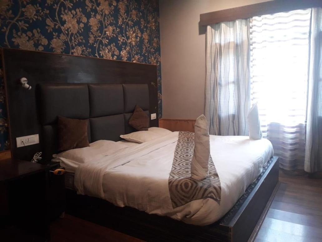 The Moon View Resort Resort *