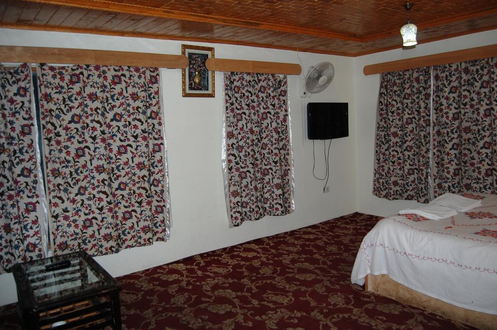 Paradise Hotel Pahalgam