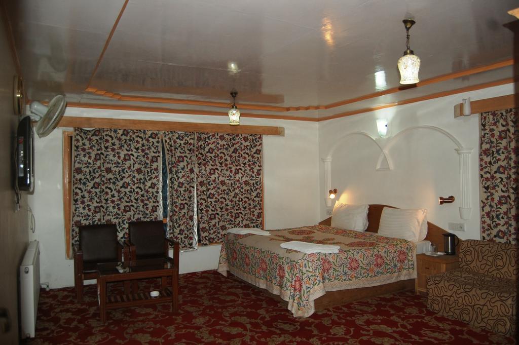 Hotel Paradise Pahalgam