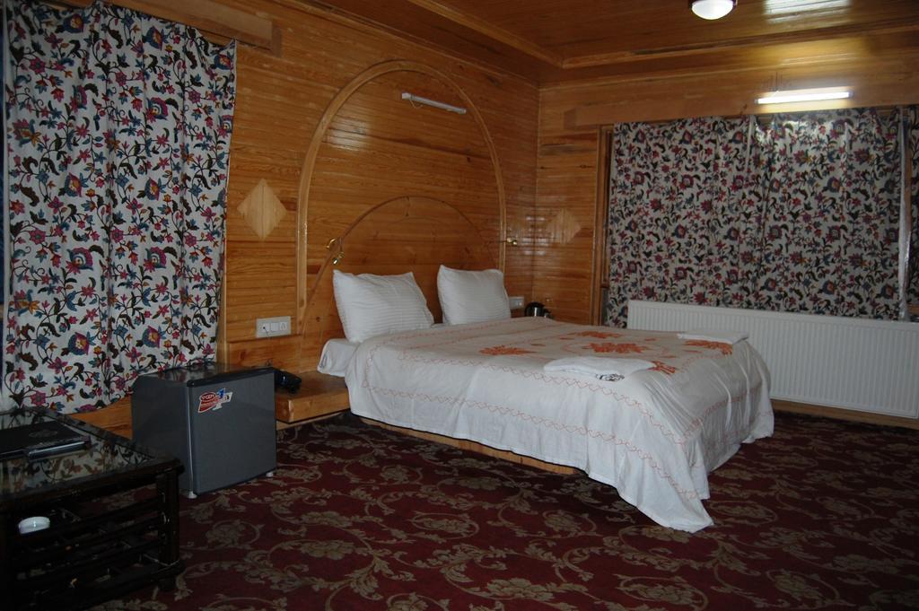 Paradise Hotel Pahalgam