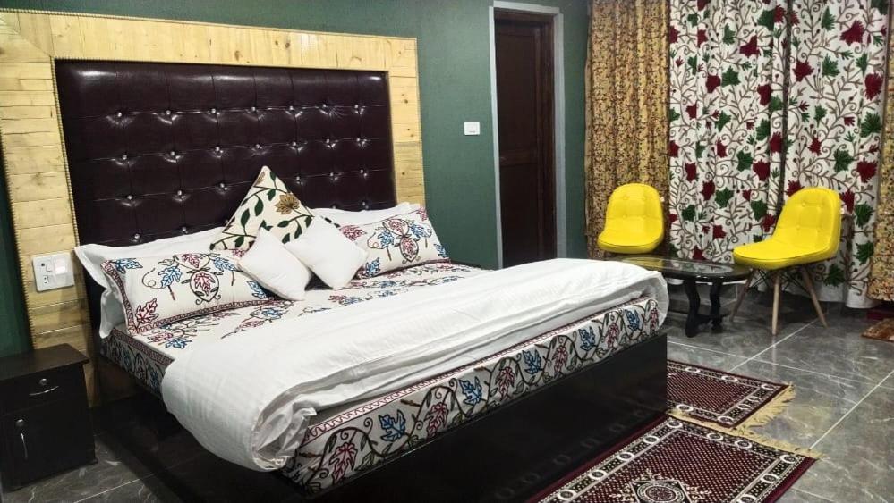 Seven Guest house Pahalgam