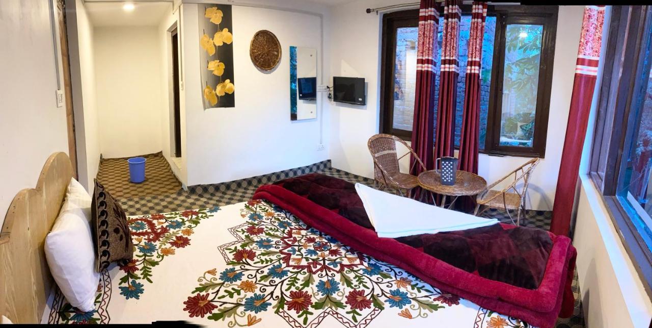 Aashiyana Guest House Hotel