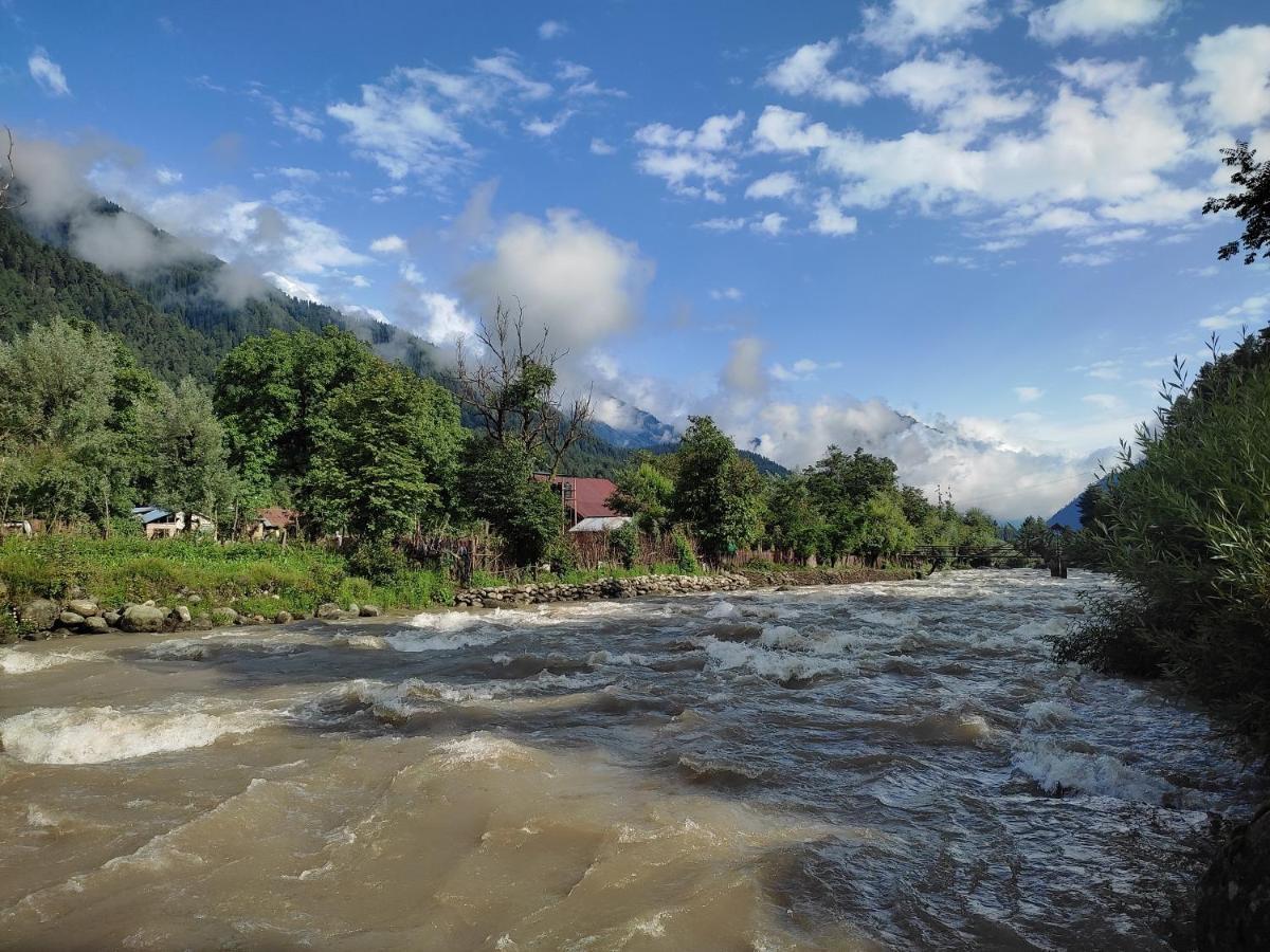 White House 3* Pahalgam