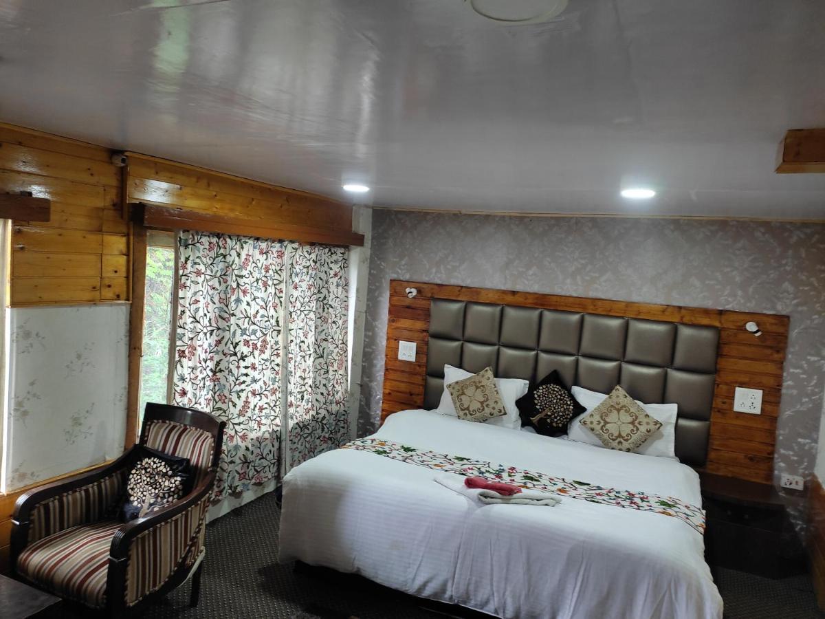 Hotel White House 3*