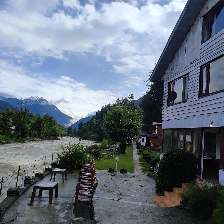 White House 3* Pahalgam