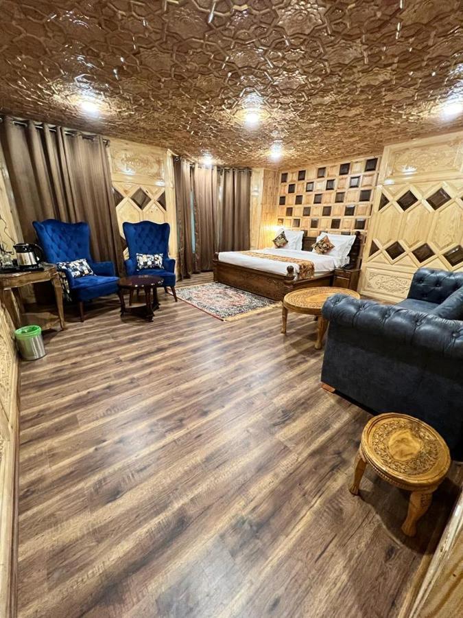 The Wood Hotel Pahalgam