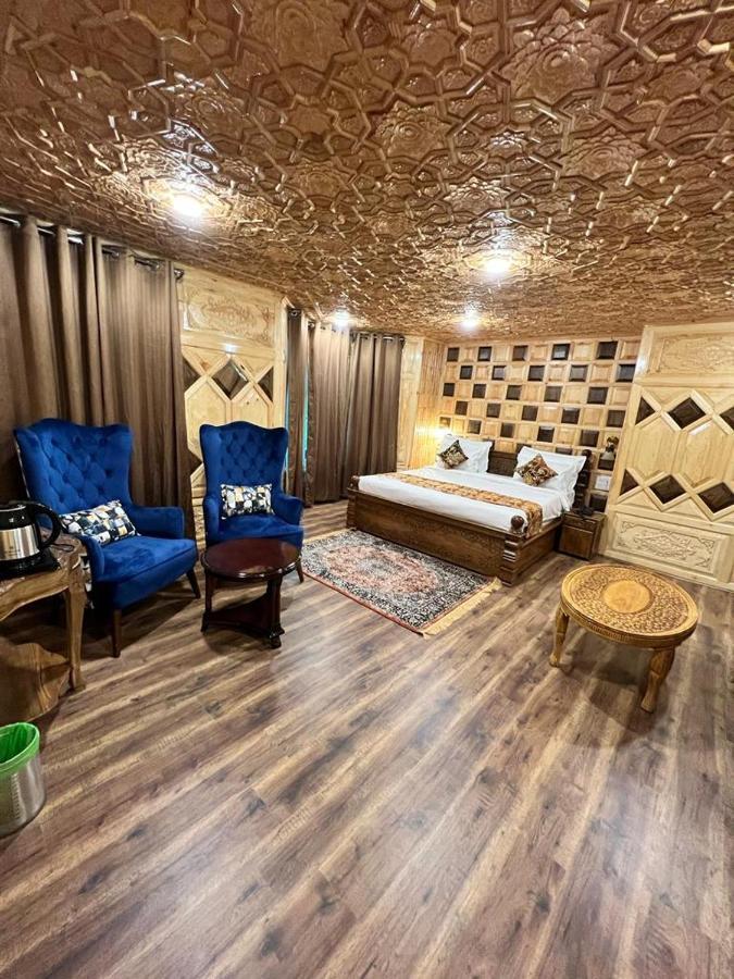 The Wood Hotel Pahalgam