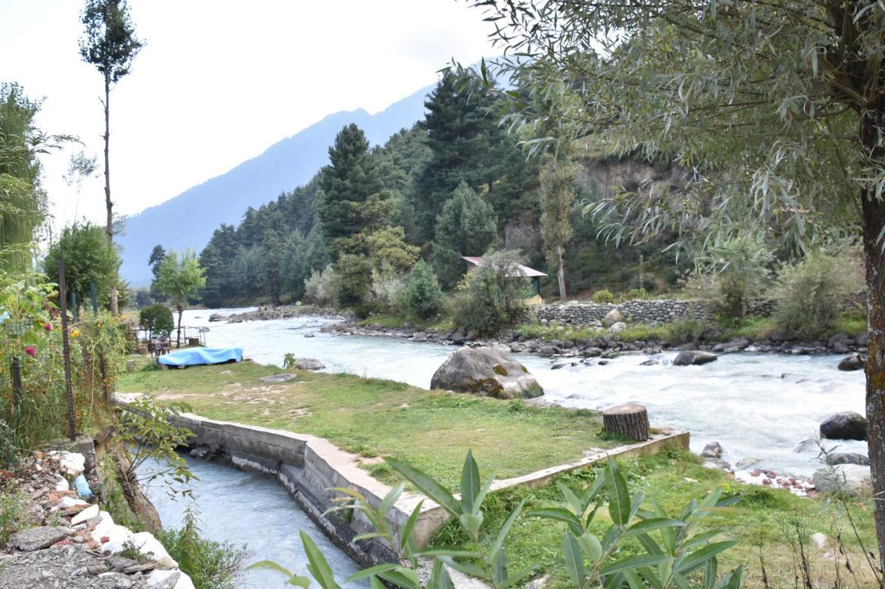 Lidder Palace 3*