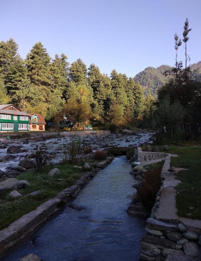 Lidder Palace 3*