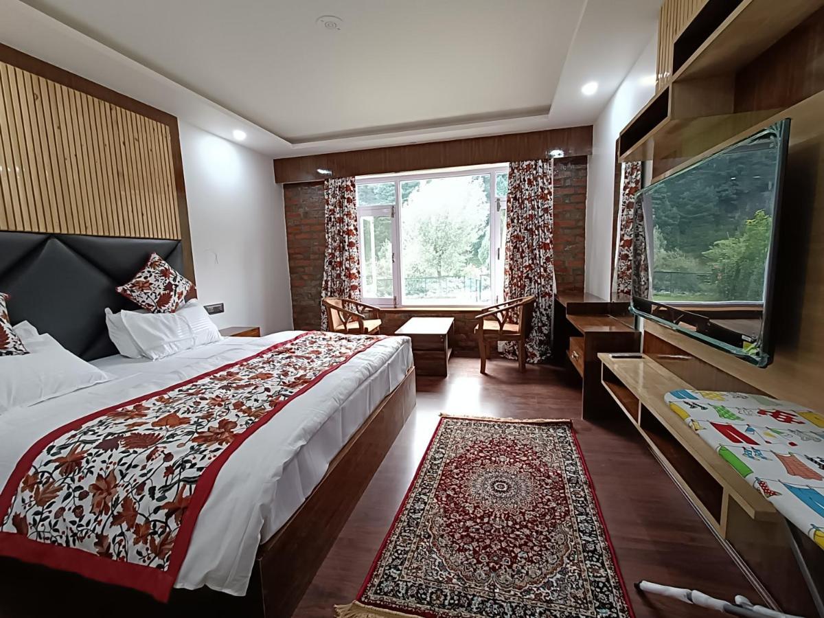 Lidder Palace 3*