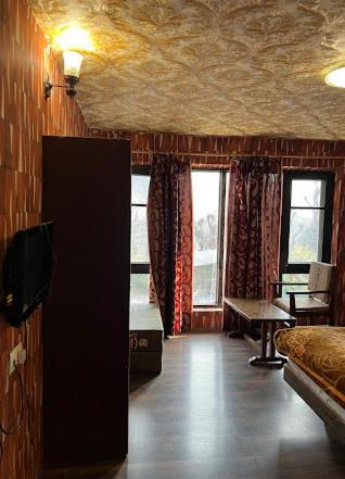 River Edge Hotel