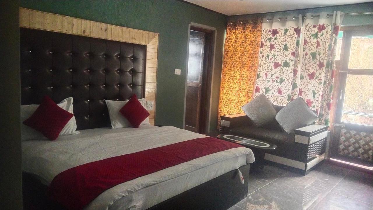 Hotel Seven
