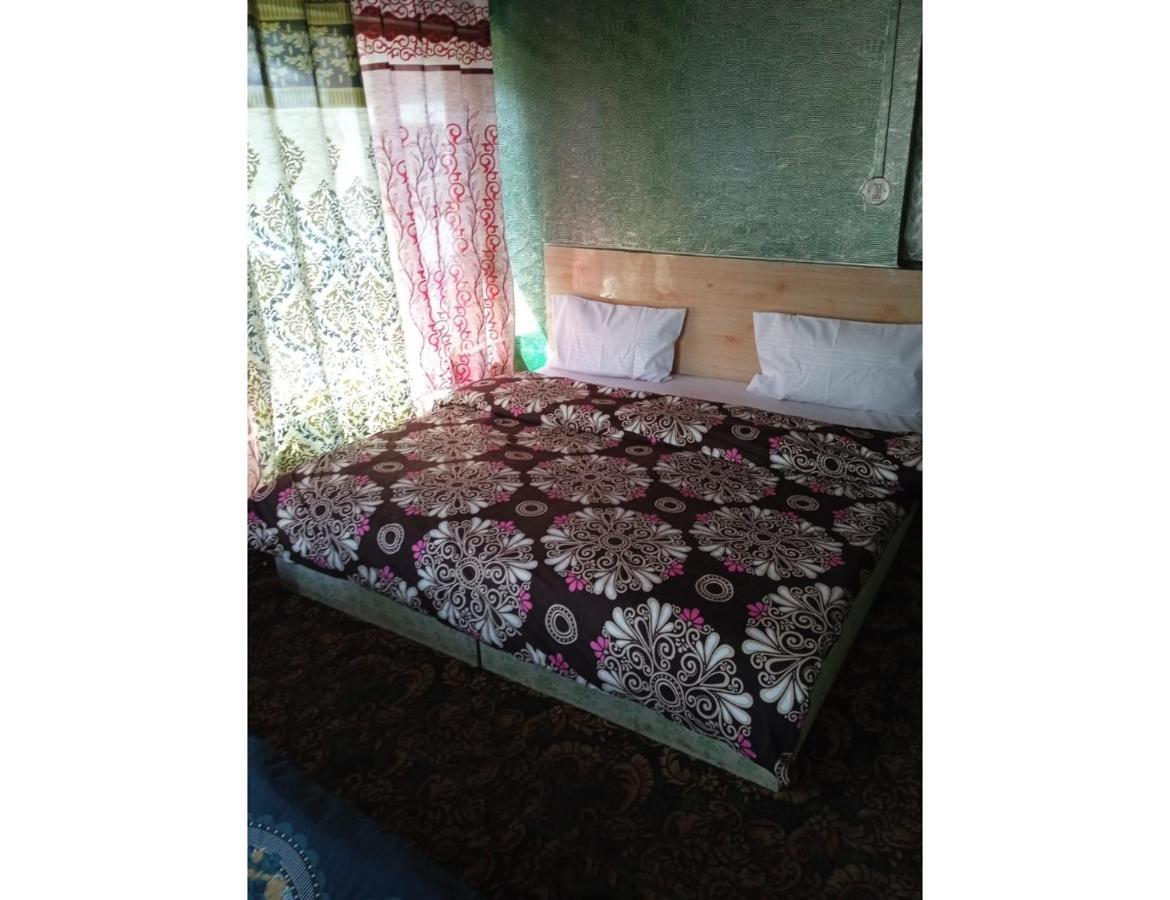 Wonderland, Homestay *