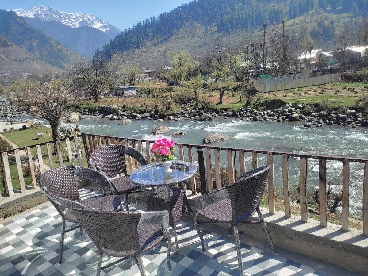 White House 3* Pahalgam