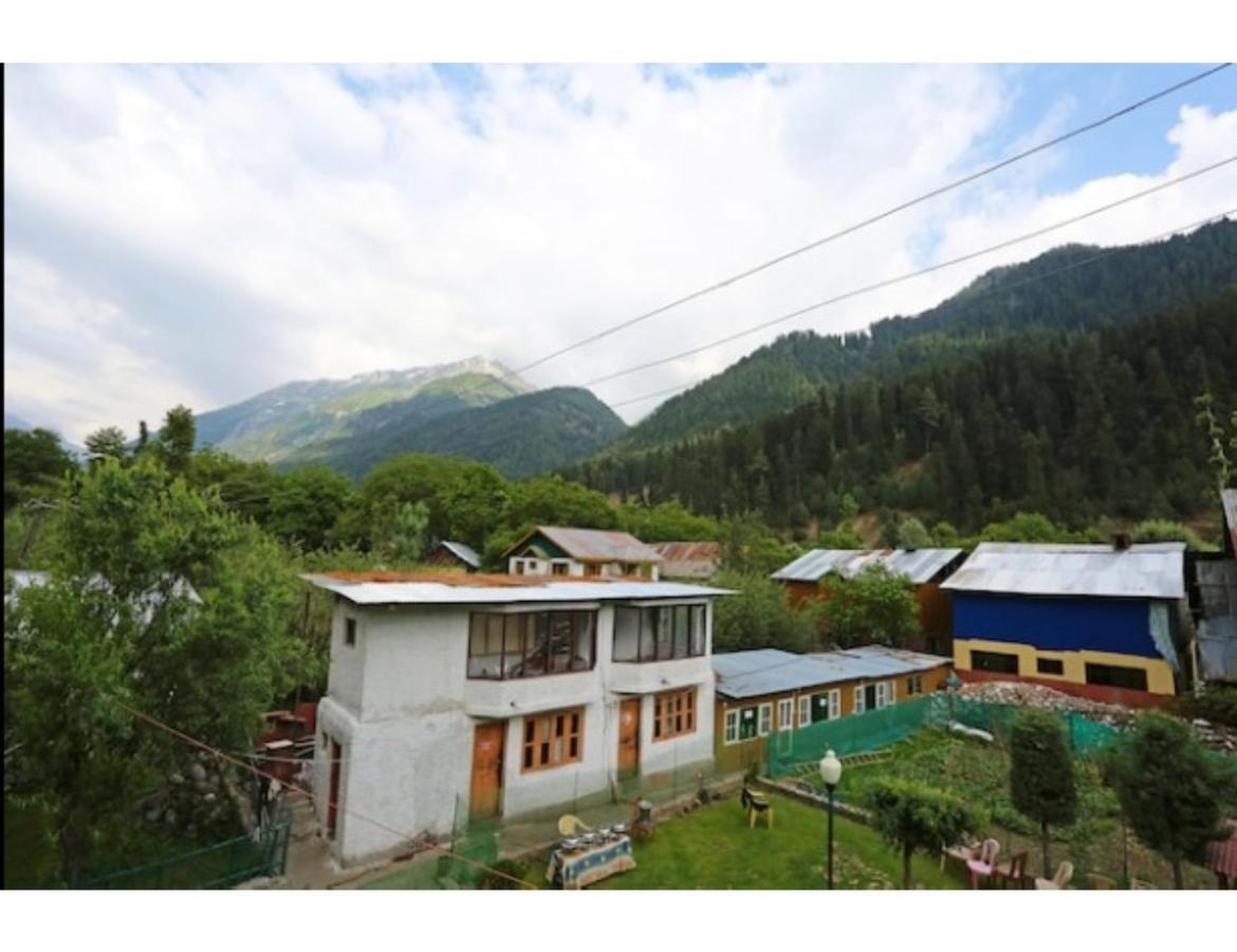 Tourist Palace, * Pahalgam
