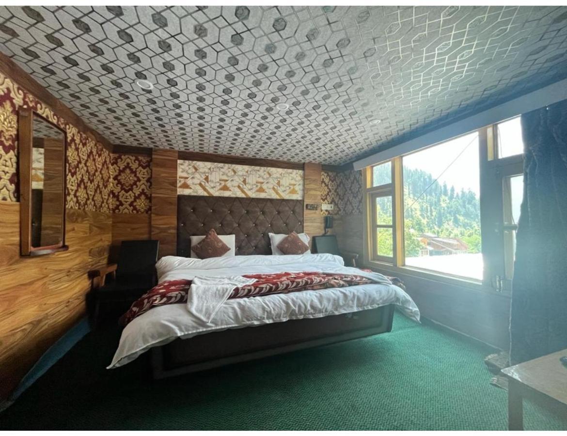 New Tourist Palace, Pahalgam