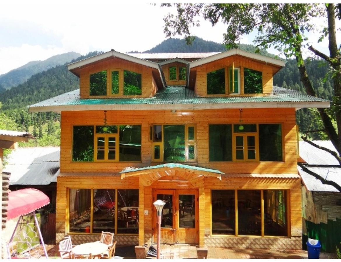 New Tourist Palace, *