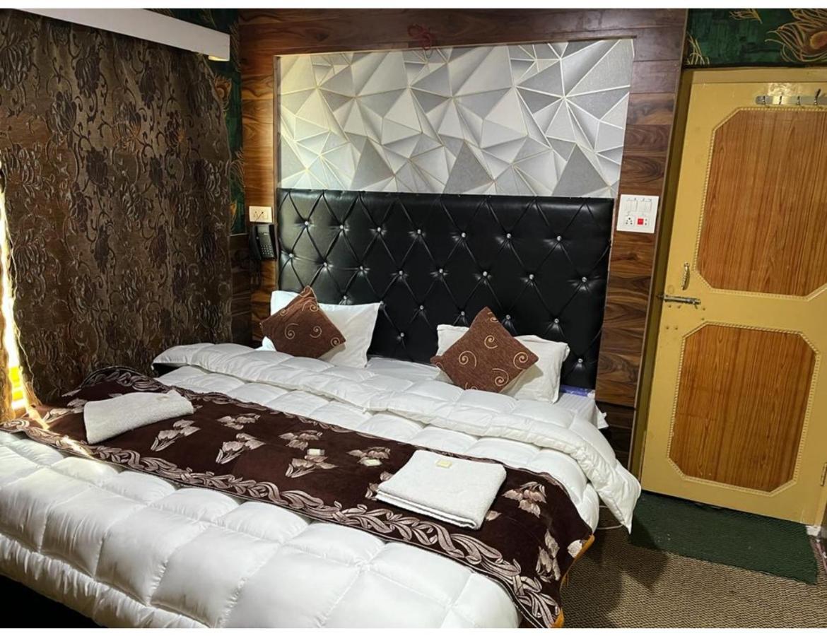New Tourist Palace, Homestay Pahalgam