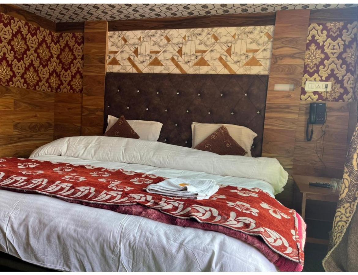 New Tourist Palace, * Pahalgam