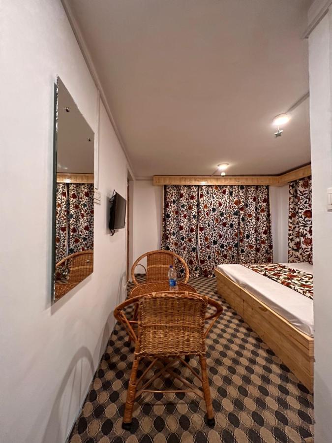Hotel A House