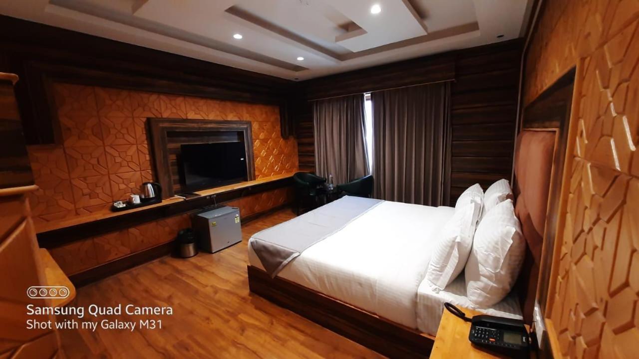 Hotel White Water
