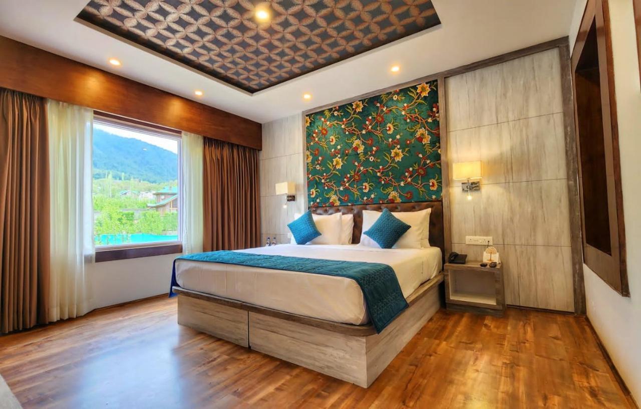 The Walnut Creek Hotel