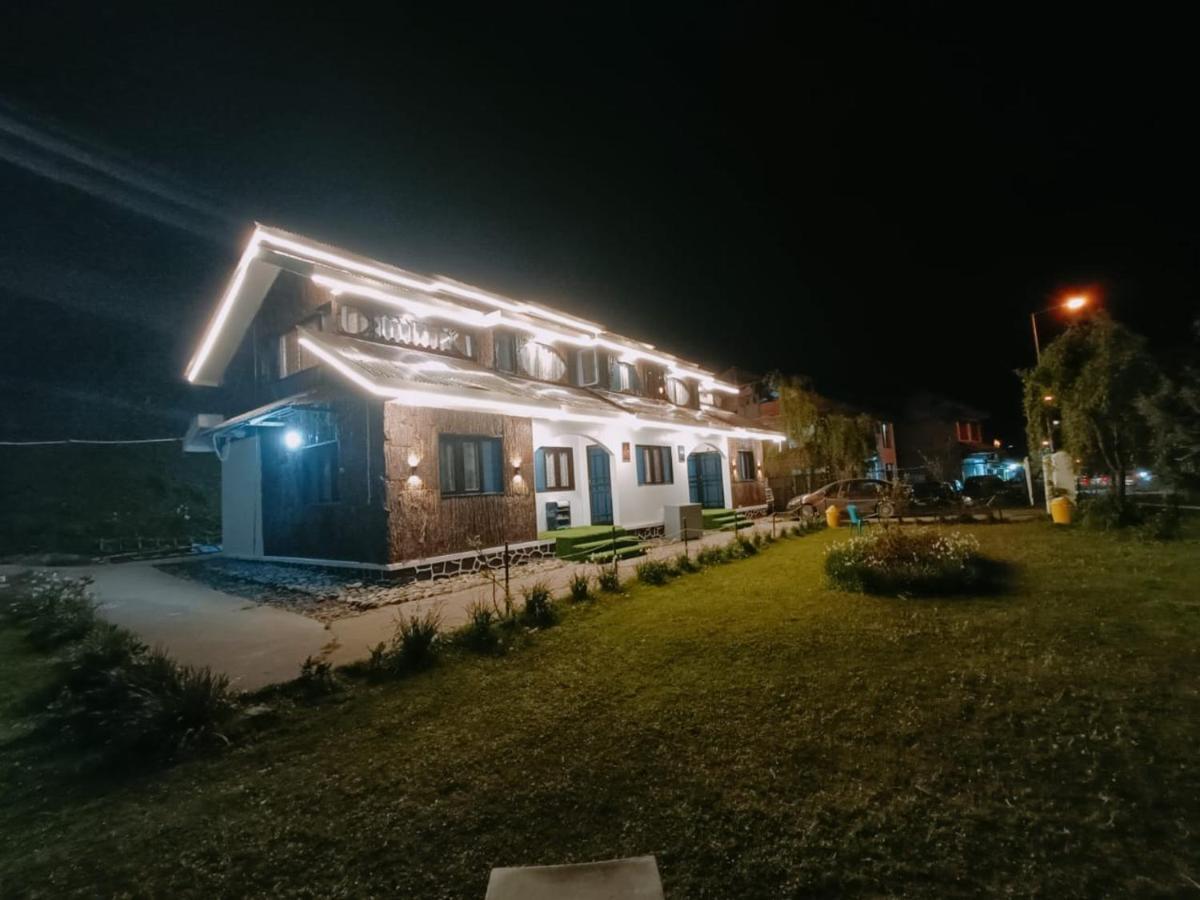 Waterfront Pine 3* Pahalgam