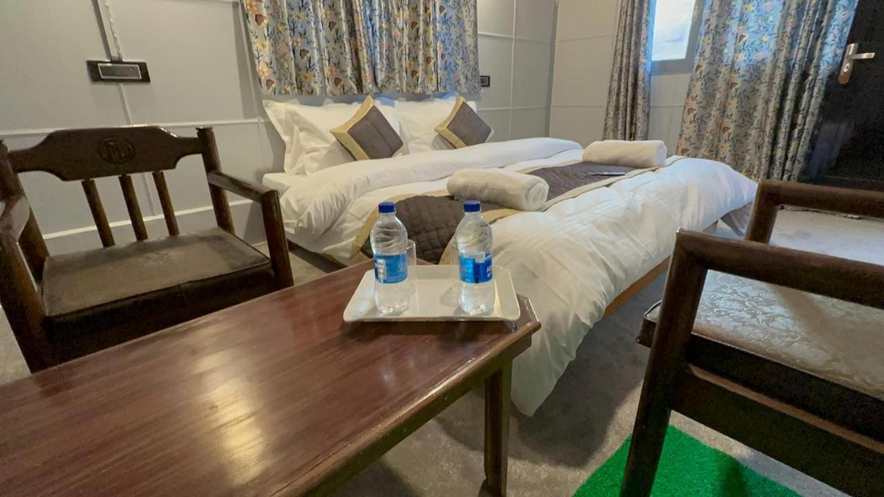 Waterfront Pine 3*