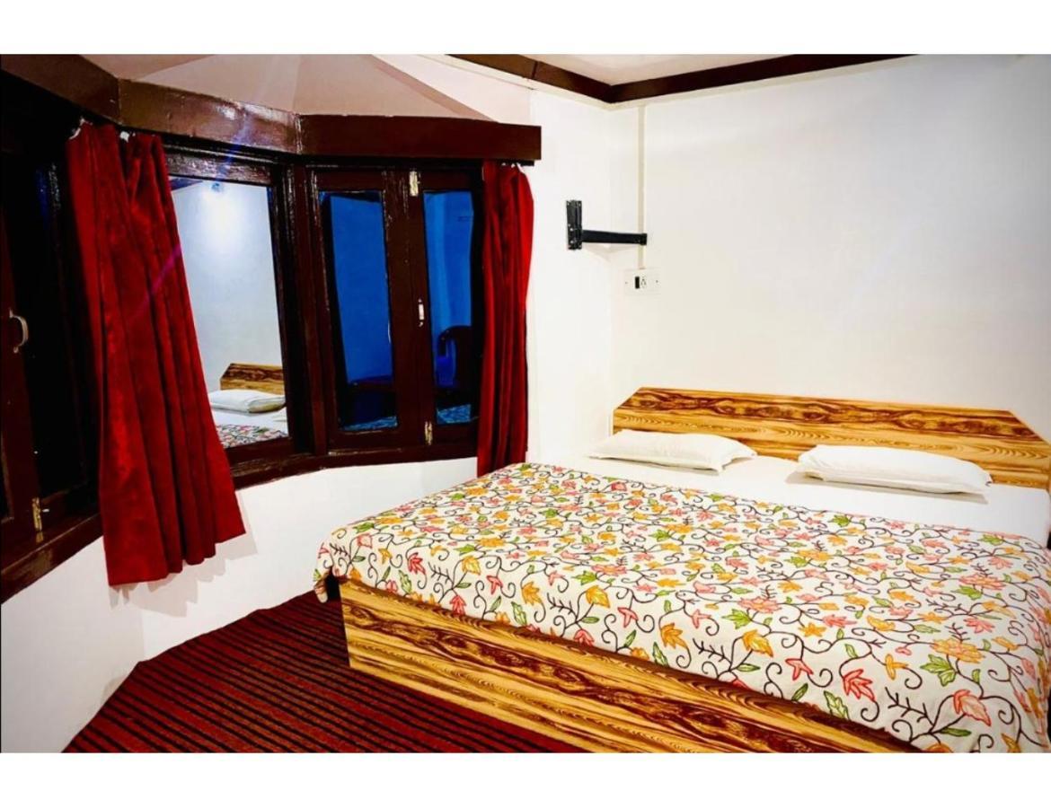 Homestay Snow Peak Guest House, *