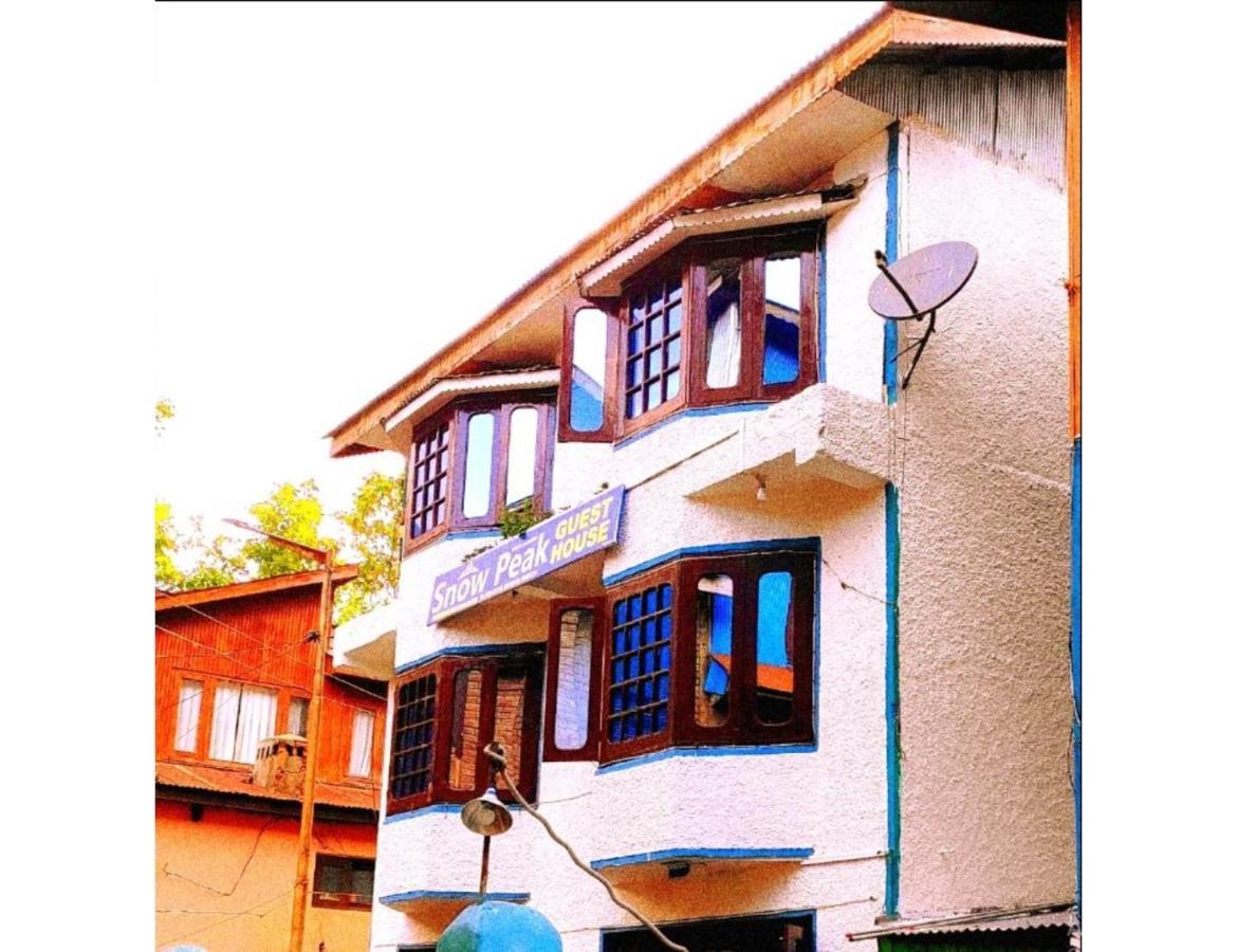 Homestay Snow Peak Guest House,