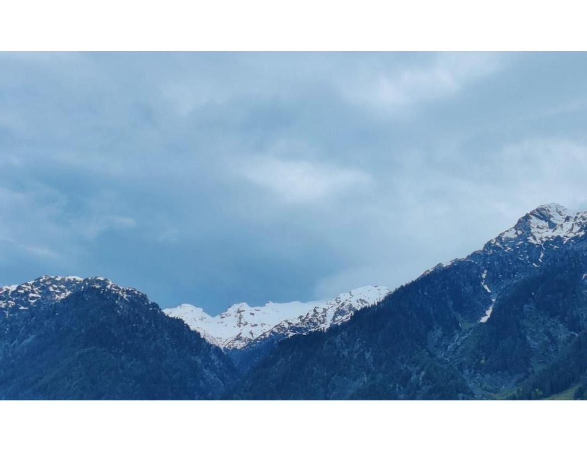 Snow Peak Guest House, *