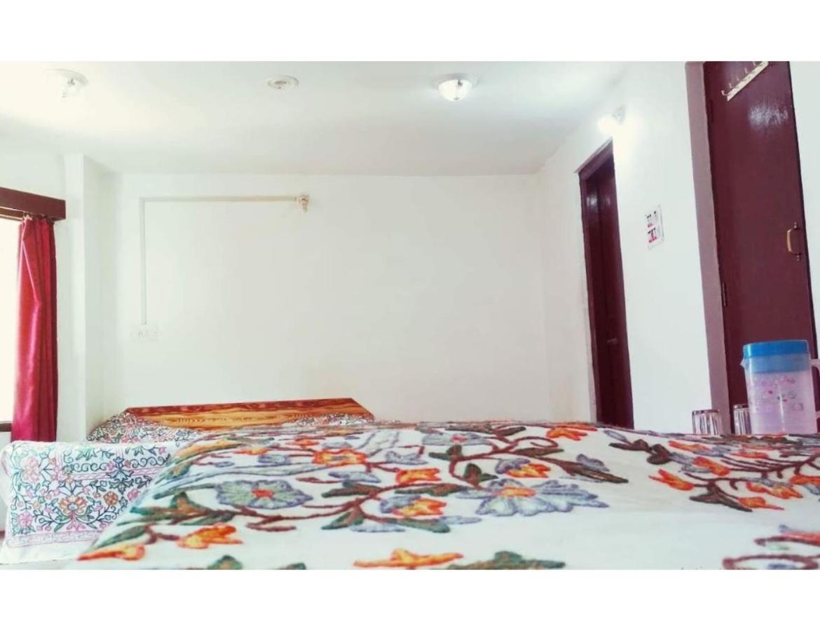 Snow Peak Guest House, Homestay Pahalgam