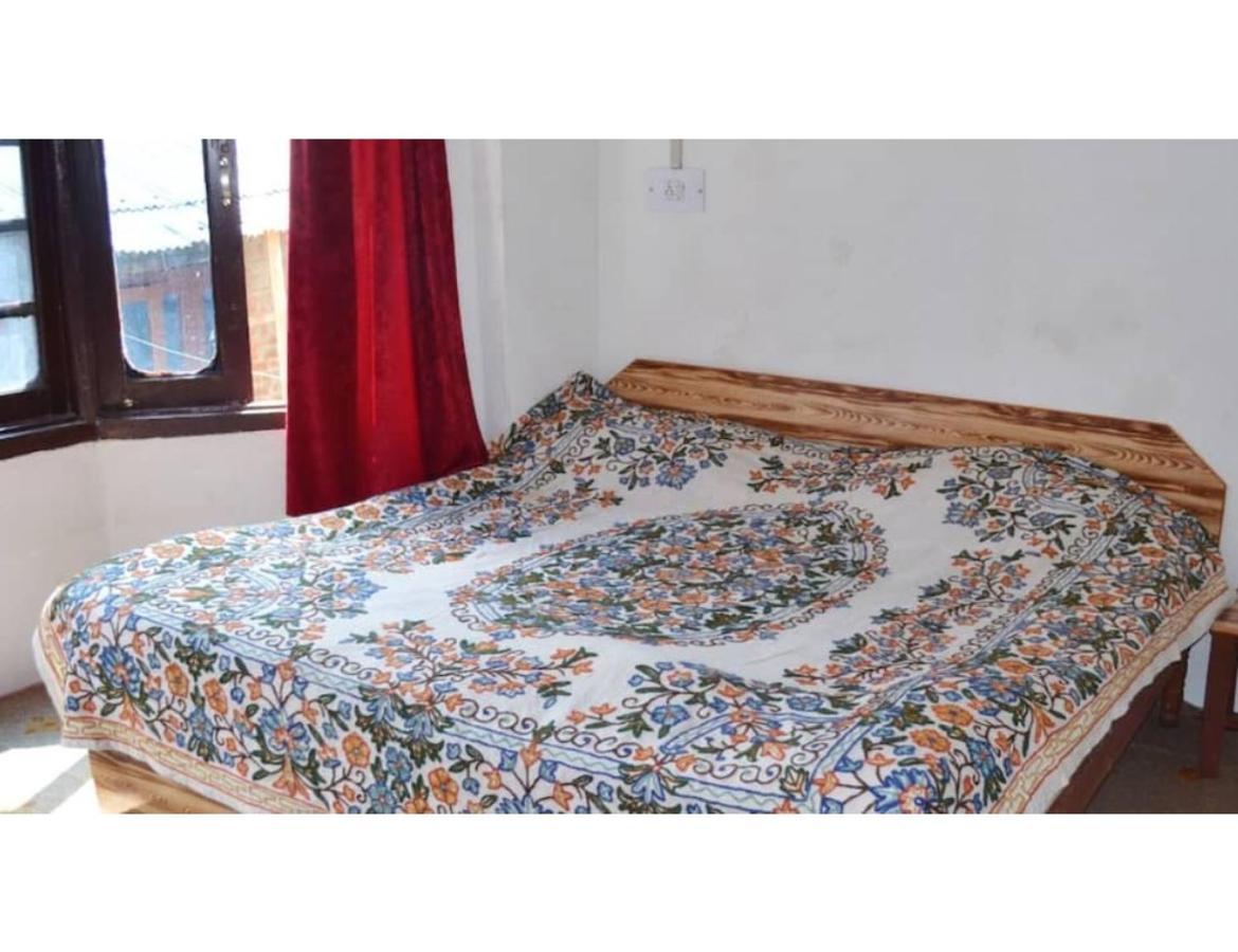 Snow Peak Guest House, Pahalgam