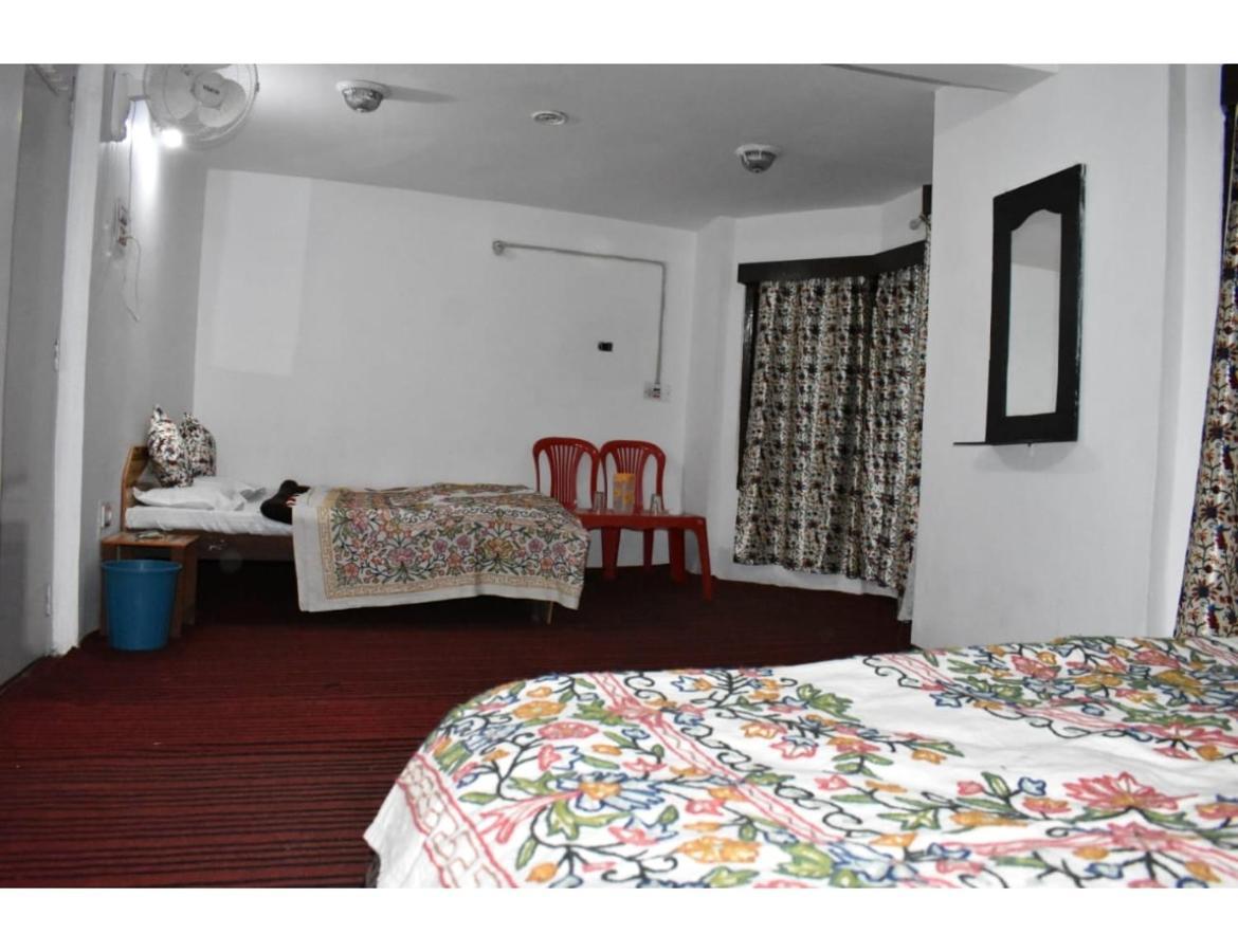 Homestay Snow Peak Guest House, *