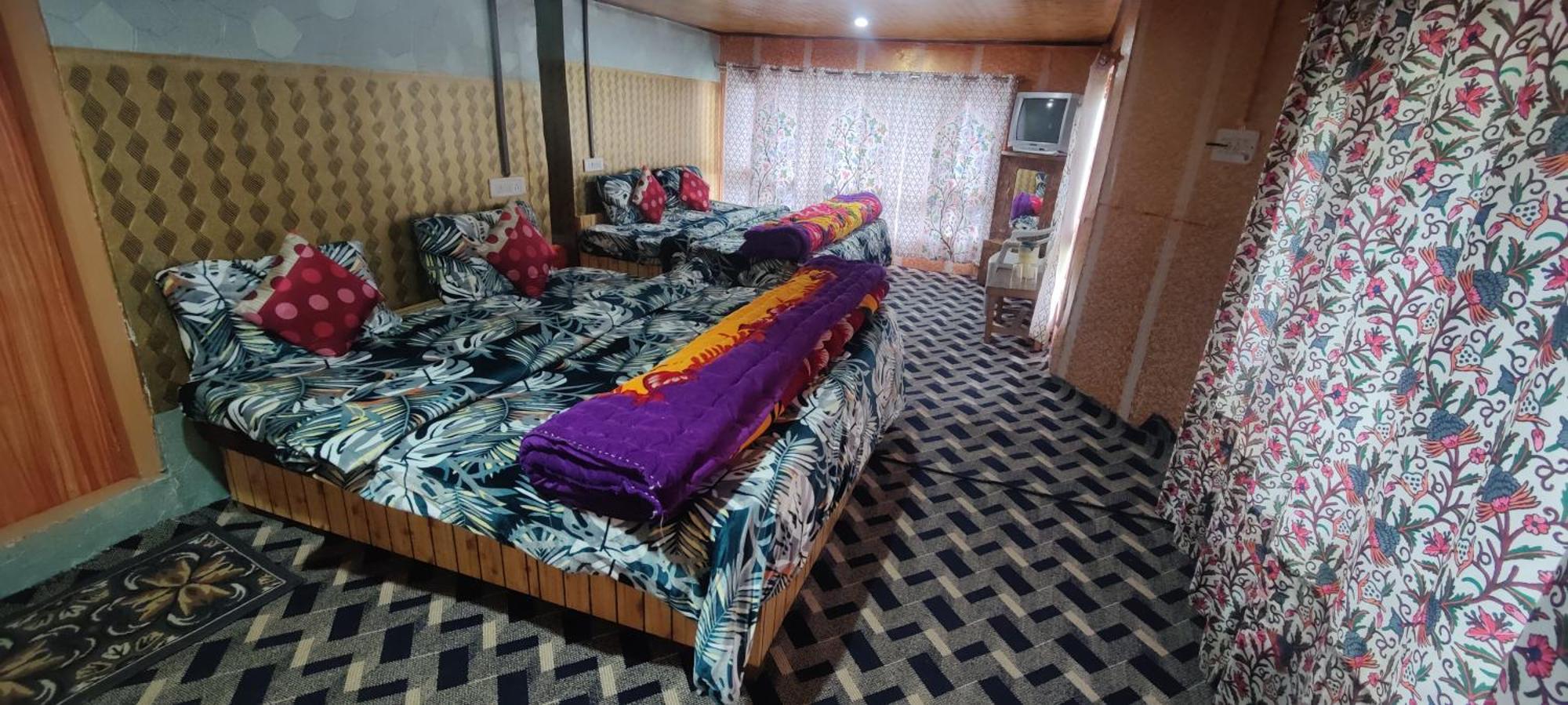 Guest house New Snow View Pahalgam