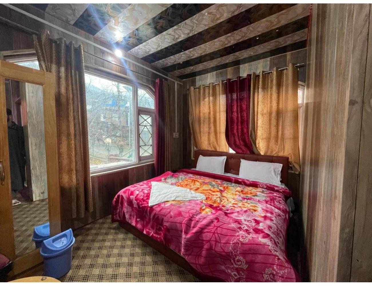 Blue Diamond Guest House,pahalgam Homestay *