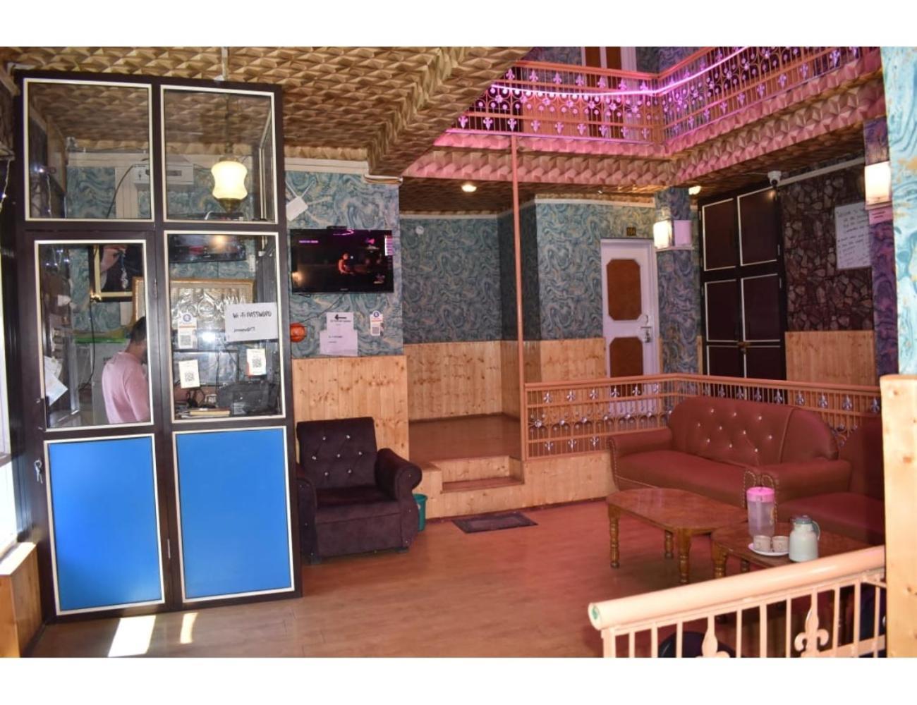 Homestay Pine View Resort, *